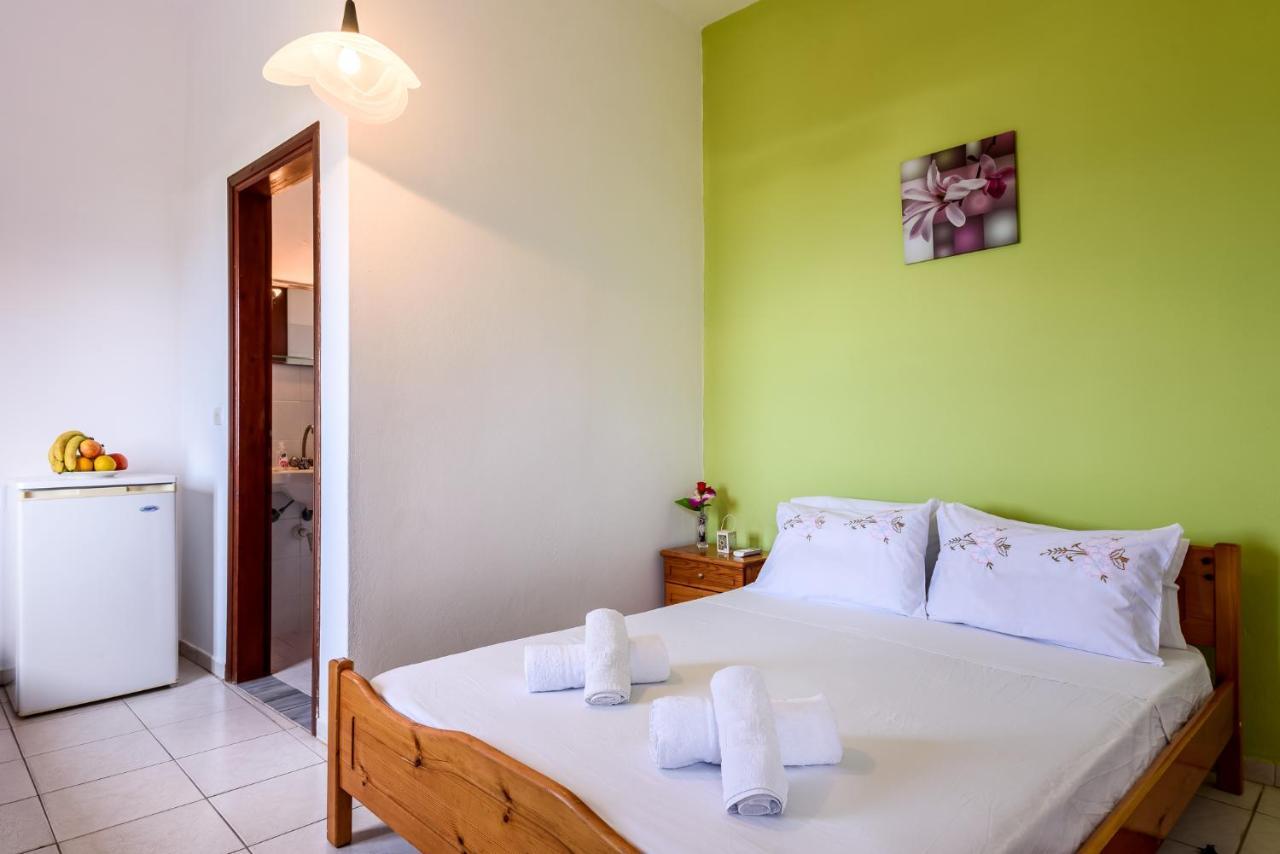 Antonis Studio Apartment Sfinarion ภายนอก รูปภาพ