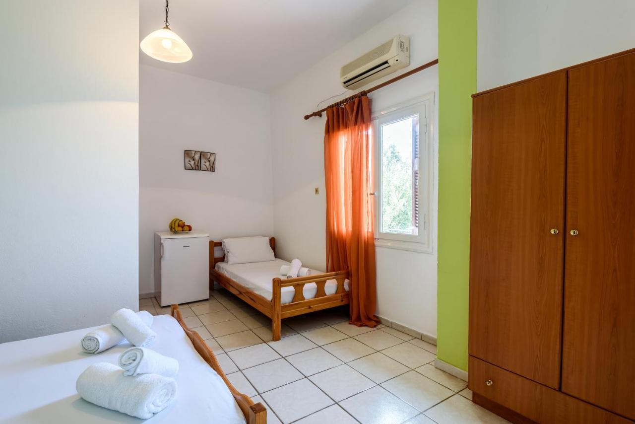 Antonis Studio Apartment Sfinarion ภายนอก รูปภาพ