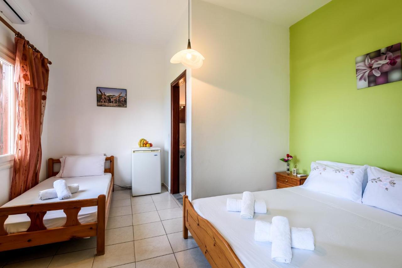 Antonis Studio Apartment Sfinarion ภายนอก รูปภาพ