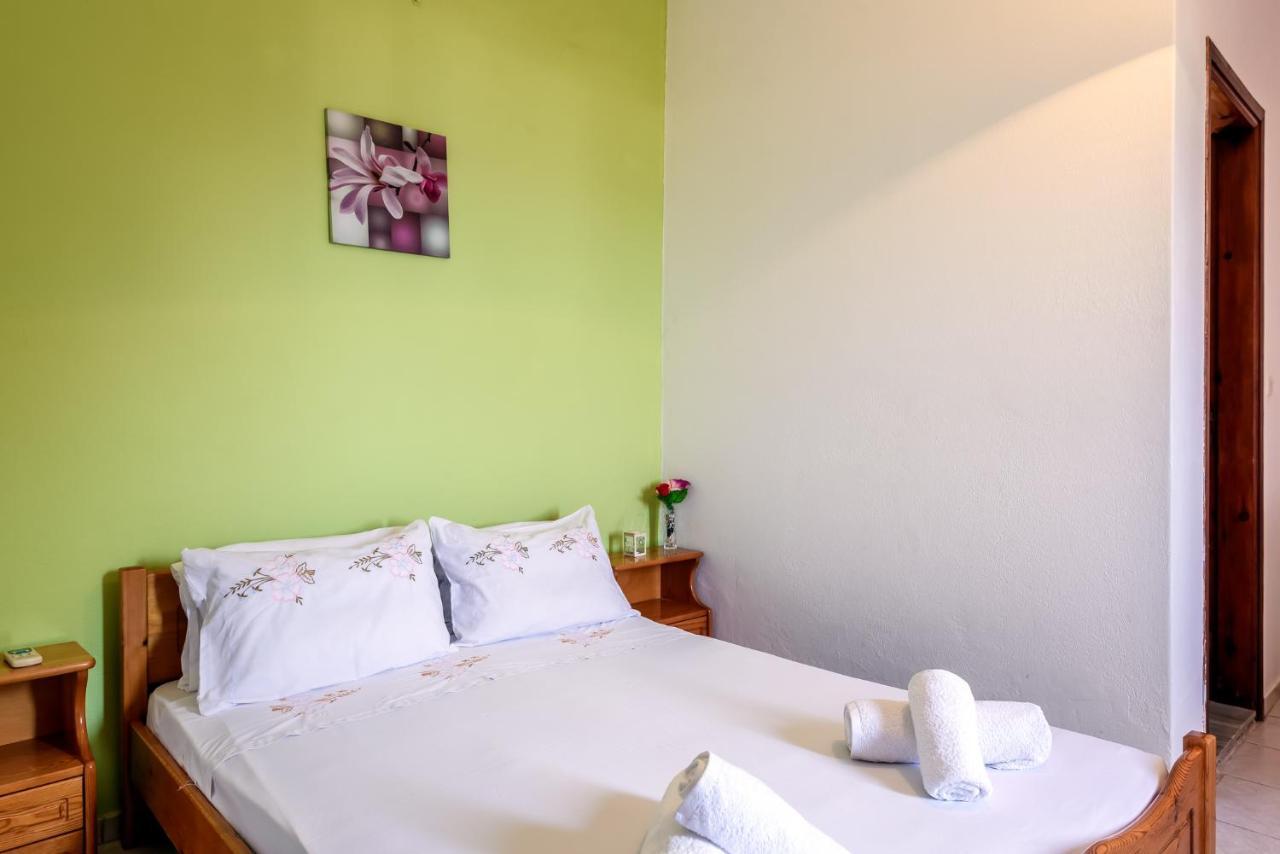 Antonis Studio Apartment Sfinarion ภายนอก รูปภาพ