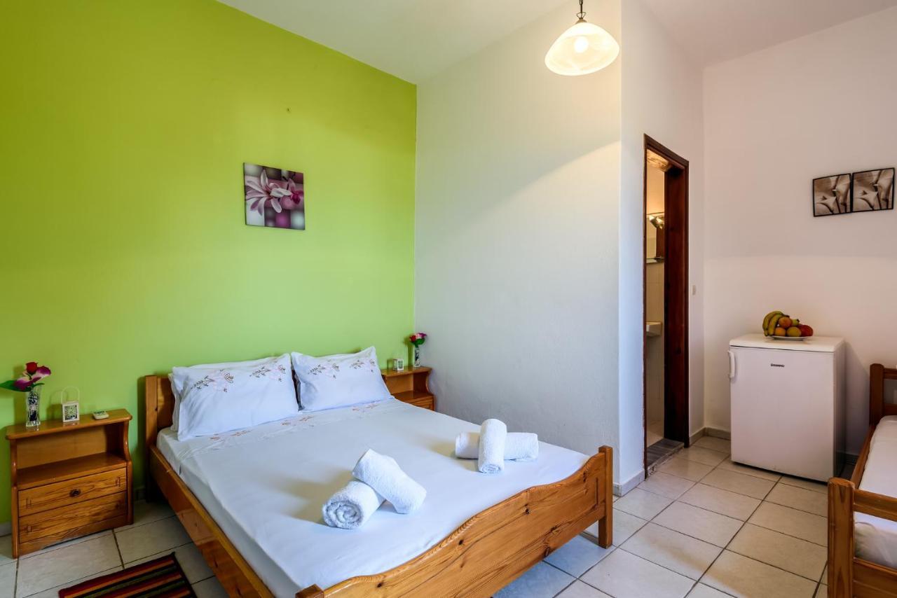 Antonis Studio Apartment Sfinarion ภายนอก รูปภาพ