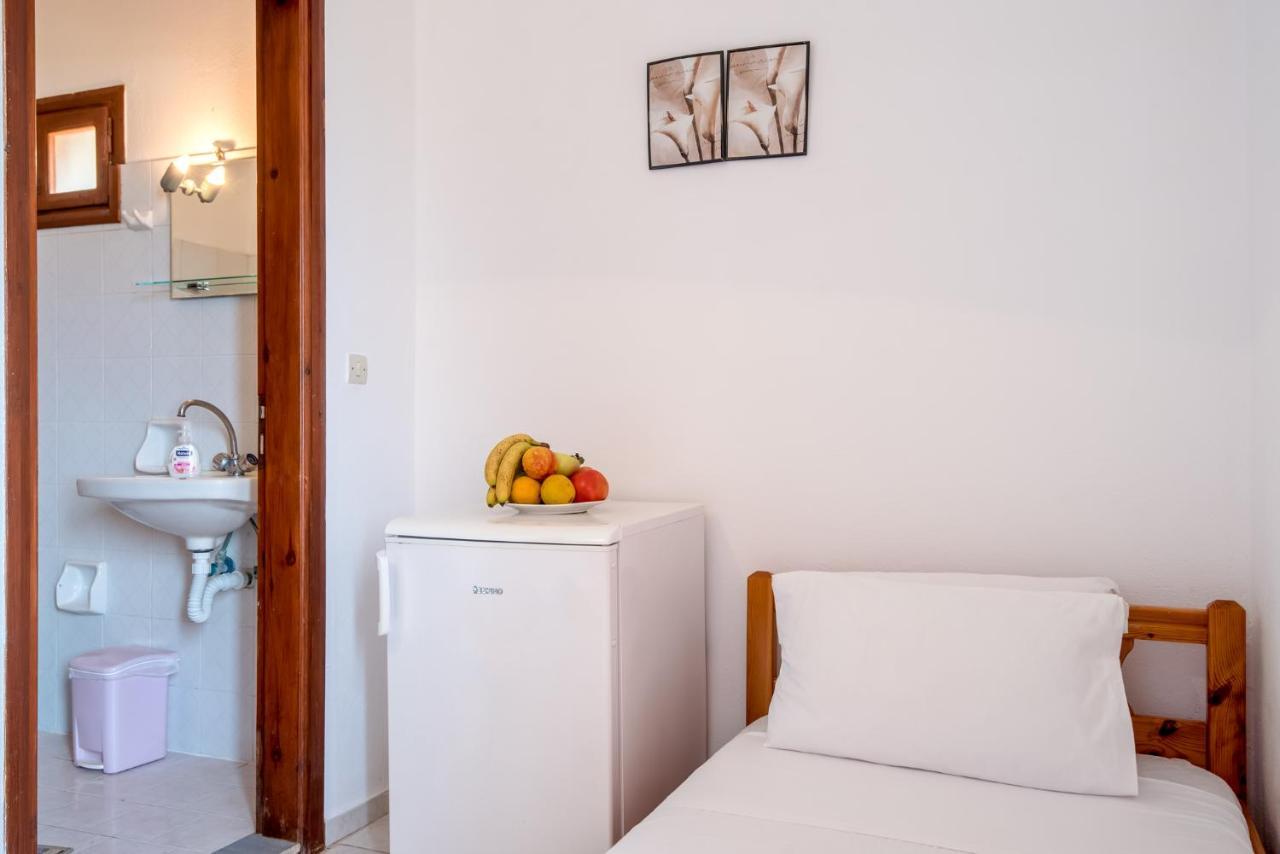 Antonis Studio Apartment Sfinarion ภายนอก รูปภาพ