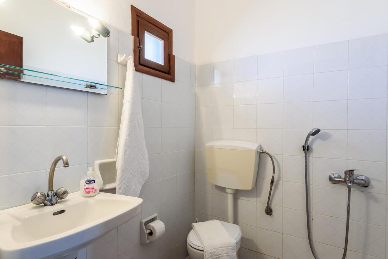 Antonis Studio Apartment Sfinarion ภายนอก รูปภาพ