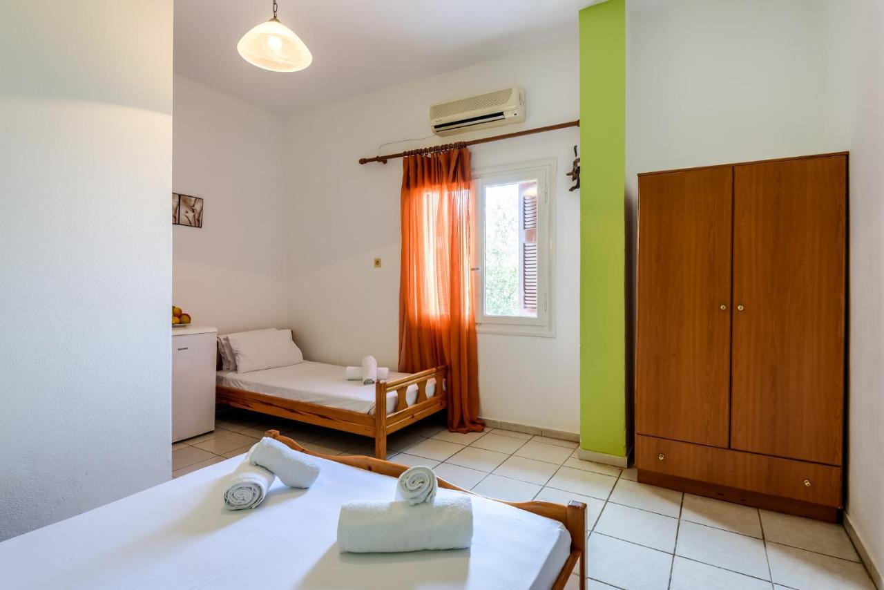 Antonis Studio Apartment Sfinarion ภายนอก รูปภาพ